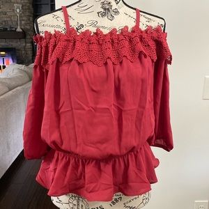 Gorgeous off-shoulder 3/4 sleeve blouse w/ beautiful lace detail around top
